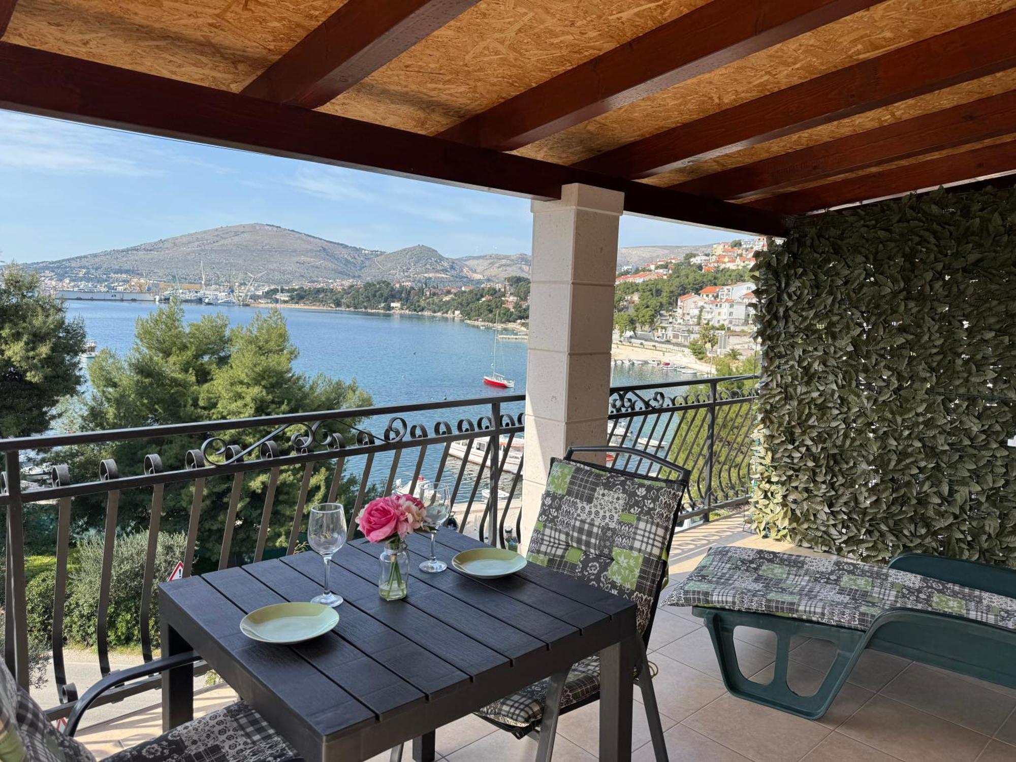 טרוגיר Apartments Villa Mirella 20 M From The Sea - Free Parking מראה חיצוני תמונה